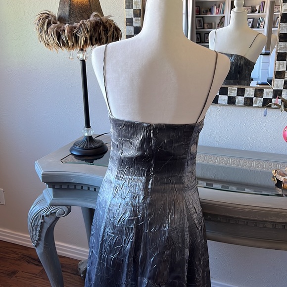 Silver Crinkle Taffetta Gown Spaghetti Straps - Picture 7 of 8